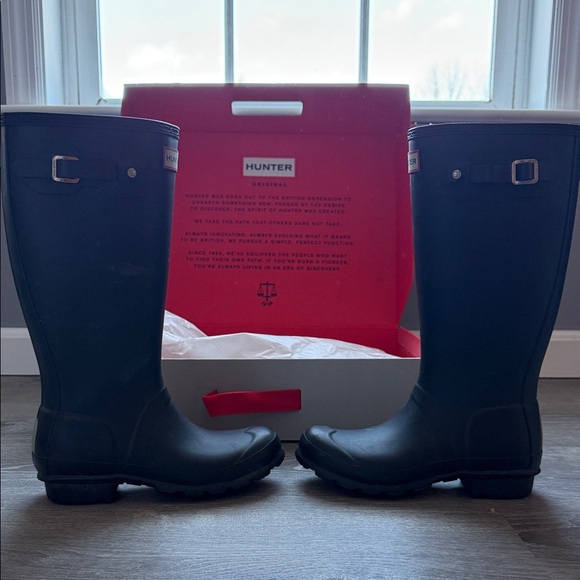 Hunter Classic Black Waterproof Boots - Picture 3 of 8